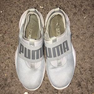 Slip on pumas